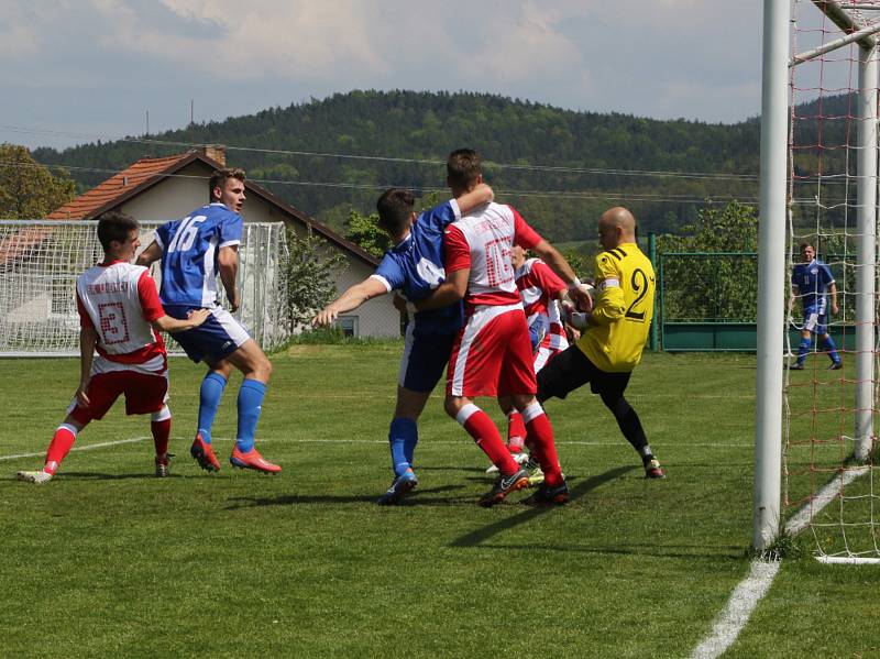 Fotbalová I.A třída: Lhenice - Semice 2:0.