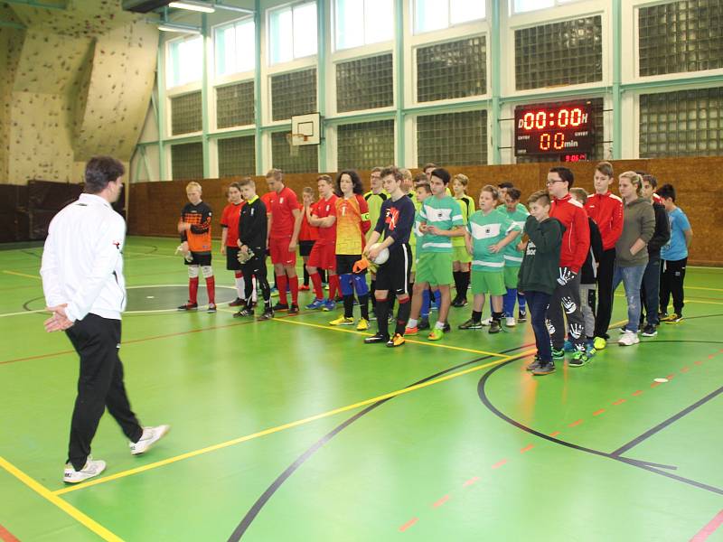 Prachatická sportovní hala hostila Pohár předsedy OFS Prachatice starších žáků. Vyhrál tým Vlachova Březí.