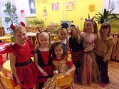 Popeleční středu prožily děti z mateřské školy Paraplíčko v České ulici v duchu karnevalu.