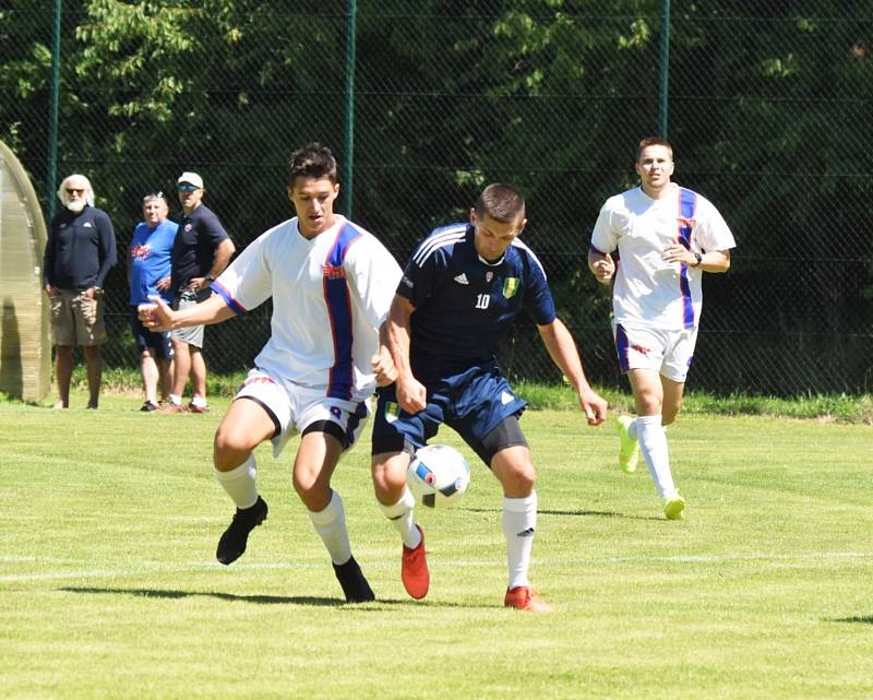 Fotbalová exhibice: Blaník Strunkovice nad Blanicí - HC Motor ČB 3:3 (1:1).