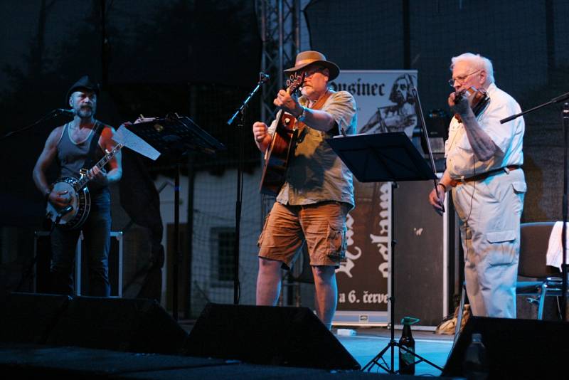 Páteční program uzavřel koncert husinecké country kapely Husmeni.