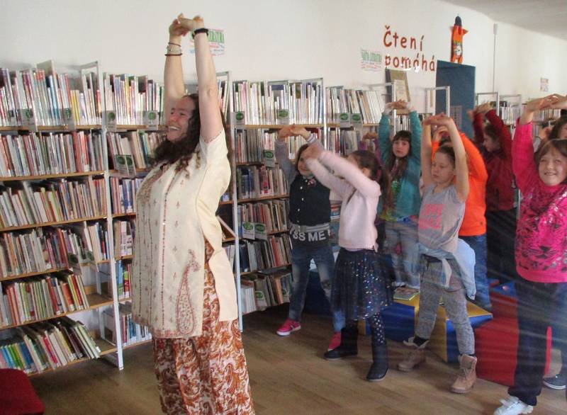 Každý prázdninový den měly prachatické děti v knihovně program. A každý den je moc bavil. Foto: Lucie Jiraňová