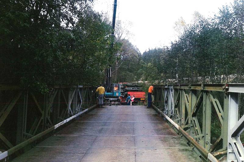 Do října letošního roku byl přes Blanici zapůjčen most ze státních hmotných rezerv. Obec ho musela vrátit. 