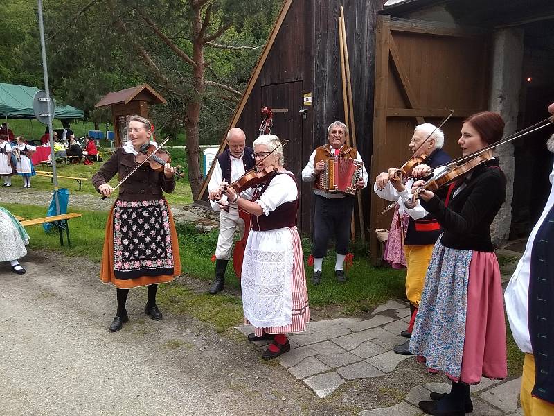 Zahájení plavení na Schwarzenberském plavebním kanále na Jeleních Vrších.