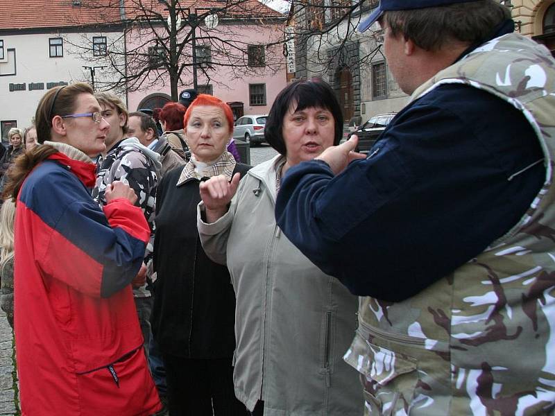 Demonstrace za nižší nájemné. Prachatice 17. listopadu.