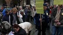 Demonstrace za nižší nájemné. Prachatice 17. listopadu.