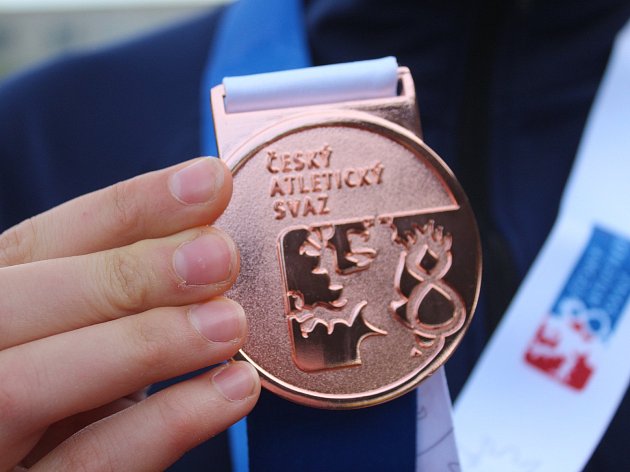 Ludmila Kozlová vybojovala na MČR starších žákyň bronzovou medaili v chůzi na tři kilometry.