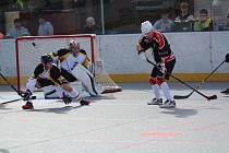 I. liga hokejbalistů: HBC Prachatice - Kometa Polička 3:4.