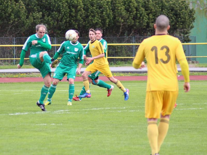 Prachatice (ve žlutém) - Nová Ves 1:0.