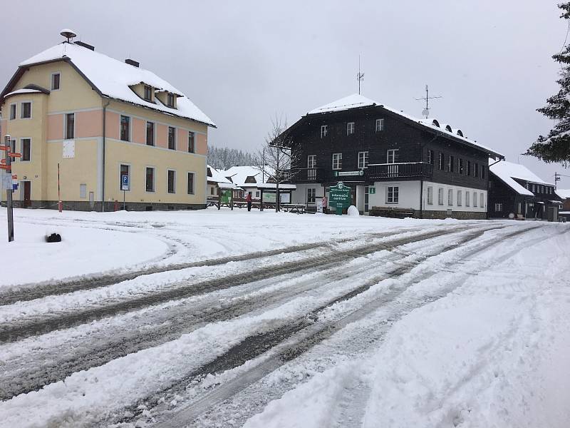 Zasněžená Šumava na konci dubna.