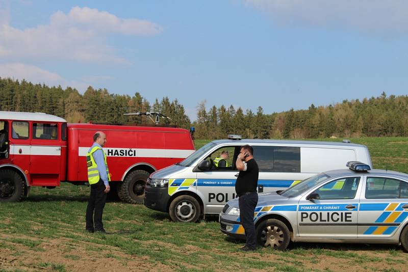 Smrt v troskách svého stroje nalezl u obce Dub na Prachaticku pilot ultralightu.