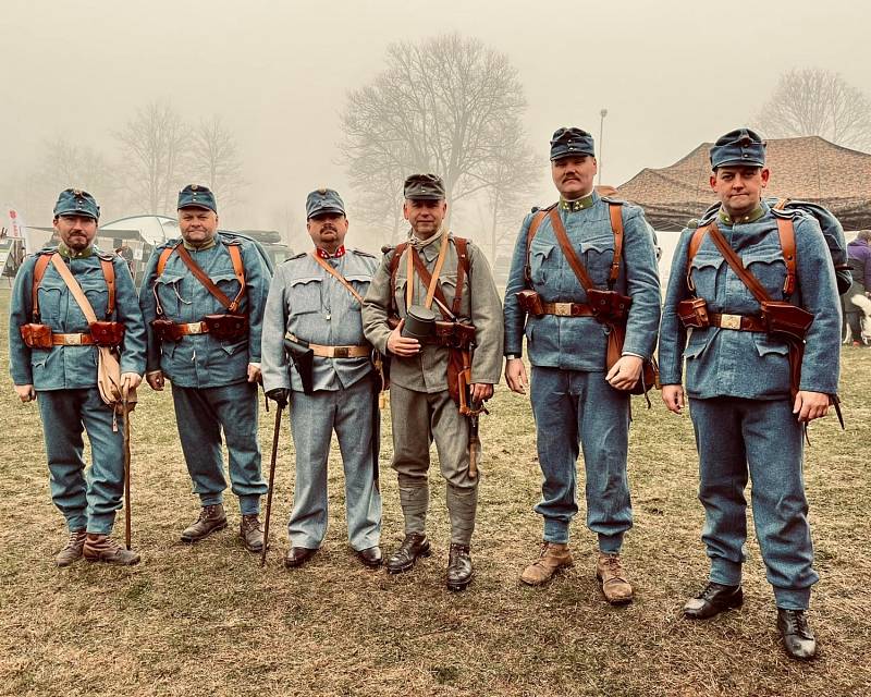 Členové spolku Jednadevadesátníci uctili na akci Military Death March památku žen, které zemřely při pochodu smrti.