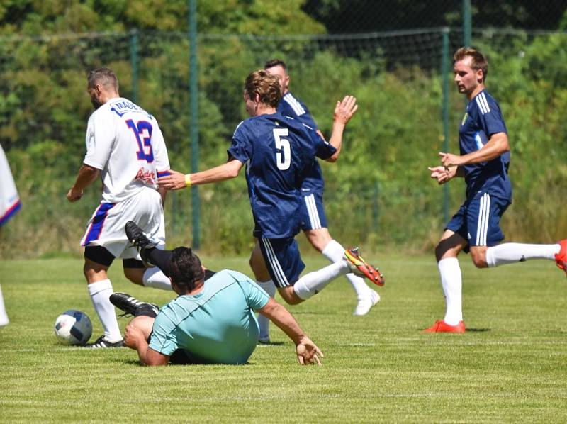 Fotbalová exhibice: Blaník Strunkovice nad Blanicí - HC Motor ČB 3:3 (1:1).