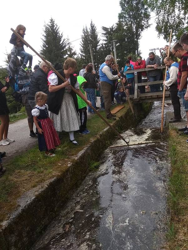 Zahájení plavení na Schwarzenberském plavebním kanále na Jeleních Vrších.