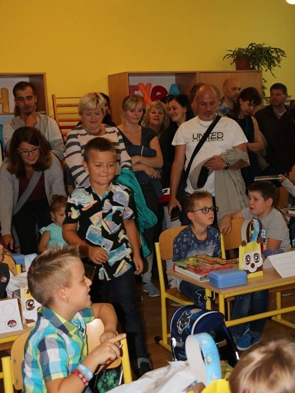 První školní den v ZŠ Zlatá stezka 240 Prachatice.