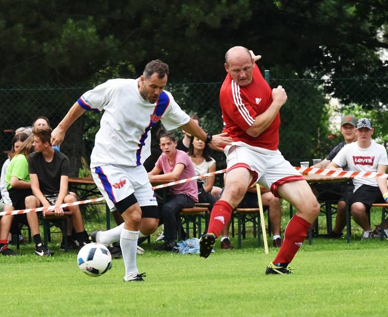 Strunkovická fotbalové exhibice znovu potěšila všechny milovníky sportu i zábavy.