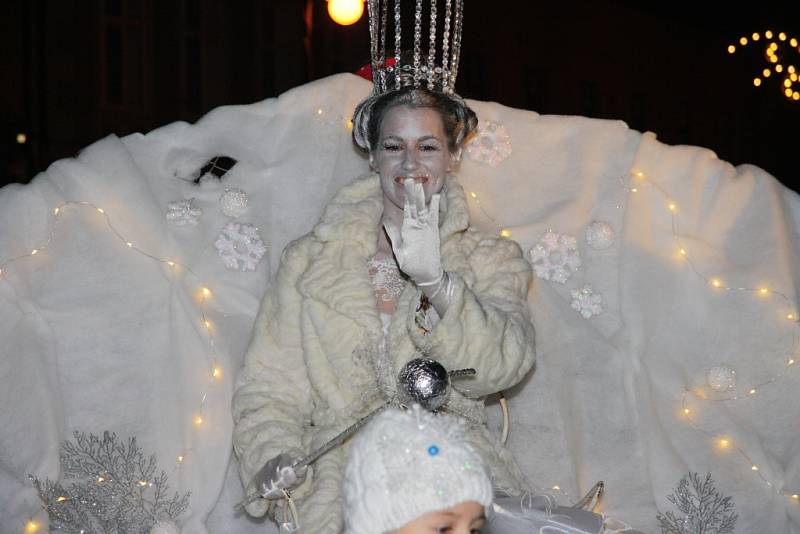 Paní Zima v podání Miss České republiky 2003 Lucie Křížkové.