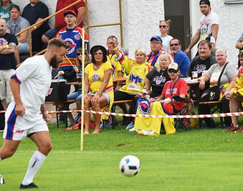 Strunkovická fotbalové exhibice znovu potěšila všechny milovníky sportu i zábavy.