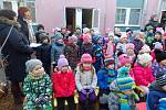 Děti z MŠ Českká v Prachaticích měly předčasné Vánoce.