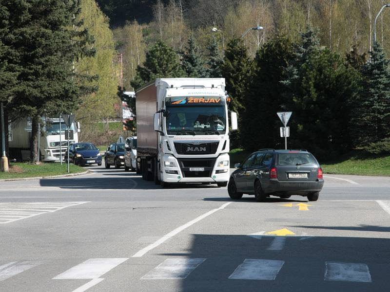 Současná podoba křižovatky Fišerka ve Vimperku.