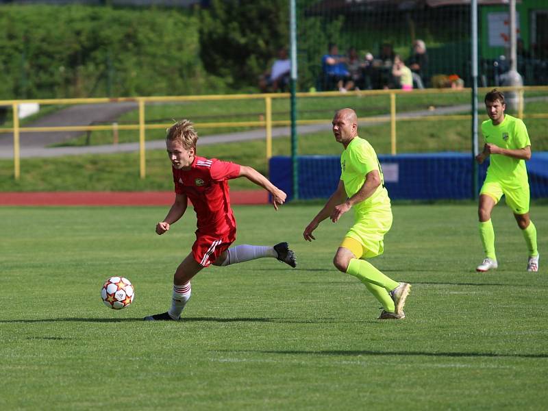 Fotbalový krajský přebor: Tatran Prachatice - Osek 3:1 (1:0).