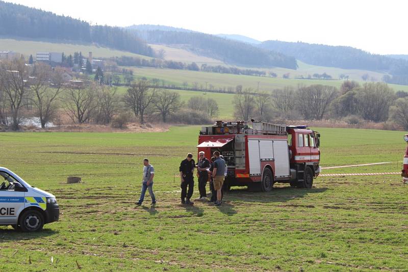 Smrt v troskách svého stroje nalezl u obce Dub na Prachaticku pilot ultralightu.