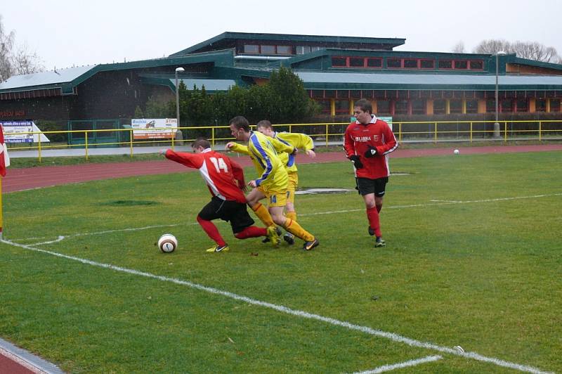 Prachatice (v červeném) - Veselí 1:0.