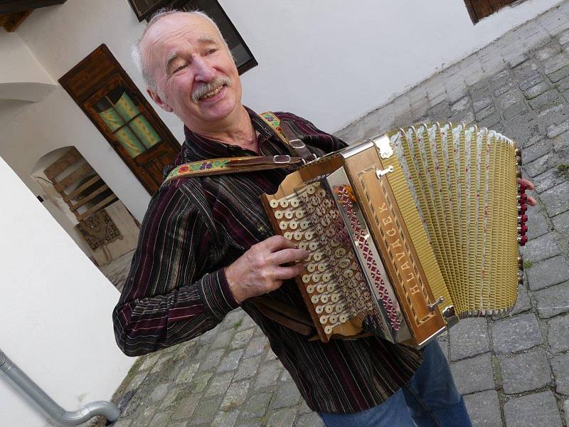 Baráčníci připravili program pro malé táborníky.