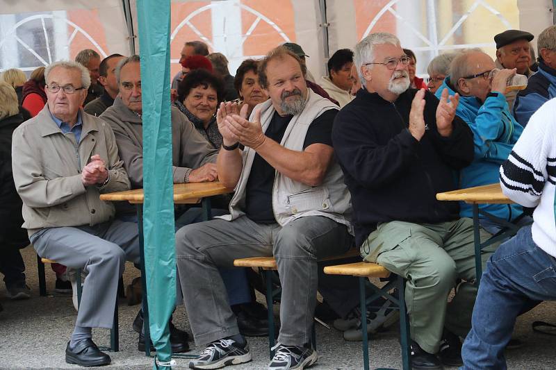 Jarmark sv. Jiljí ve Lhenicích nezkazilo ani deštivé počasí.