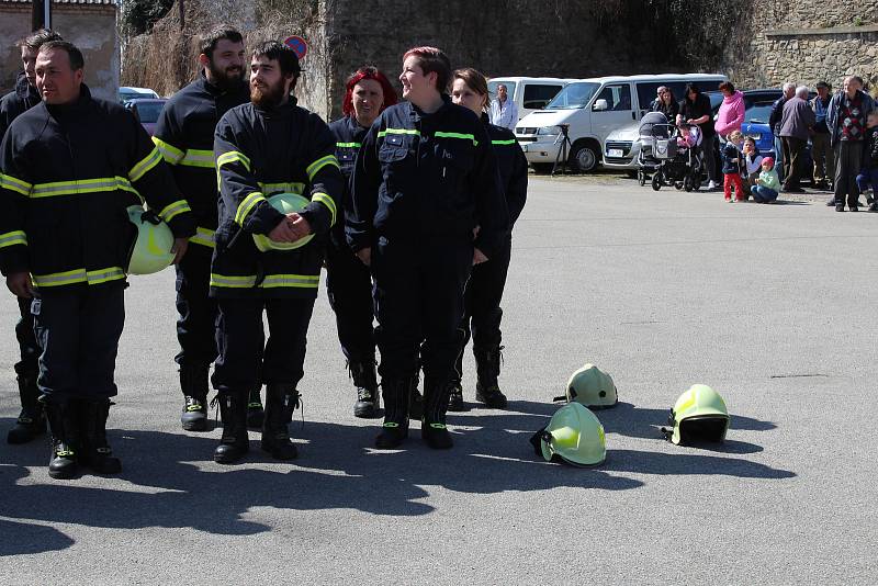 Strunkovičtí dobrovolní hasiči mají novou zásahovou tatru.