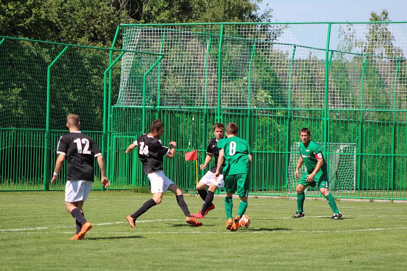 Fotbalová I.A třída: Lažiště - Lokomotiva ČB 4:4.