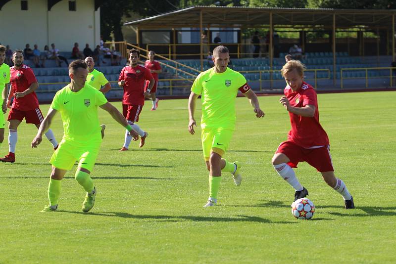 Fotbalový krajský přebor: Tatran Prachatice - Osek 3:1 (1:0).