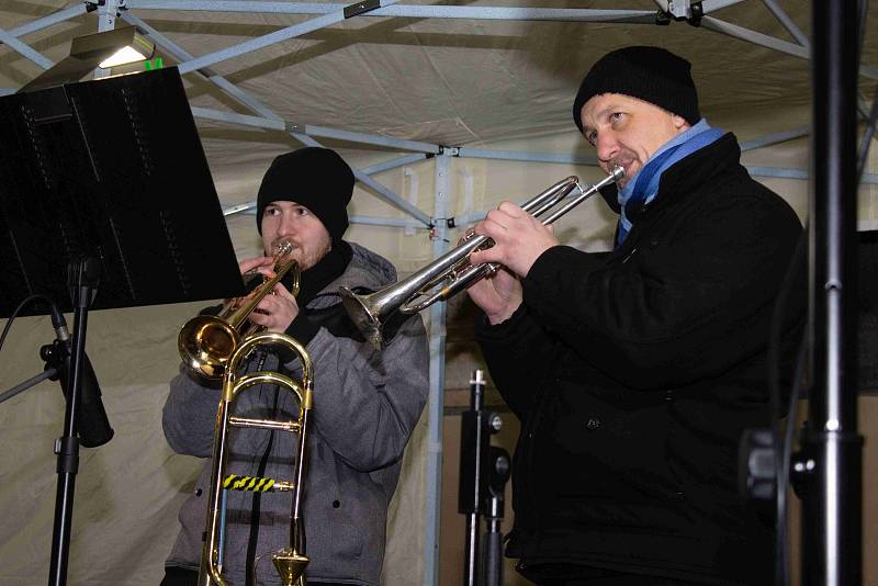 Třetí adventní neděle na prachatickém Velkém náměstí.