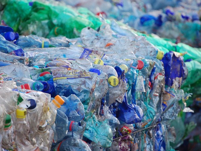 Plasty patří k nejčastěji tříděnému druhu komunálního odpadu. Nový sběrný dvůr v Prachaticích nabízí možnosti k dalšímu třídění hlavně objemného komunálního odpadu. . Ilustrační foto