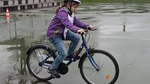 V Prachaticích se ve čtvrtek 5. května uskutečnilo okresní kolo soutěže mladých cyklistů. Ti museli zvládnout nejen jízdu na dopravním hřišti, ale také jízdu zručnosti, testy a zdravovědu.