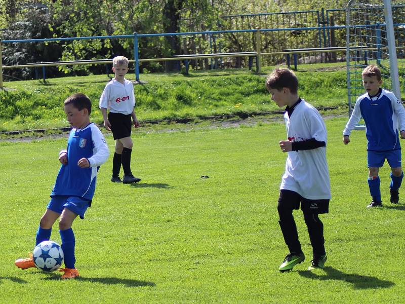 Fotbalový McDonalds cup kategorie 1. - 3. tříd na Prachaticku vyhráli kluci ze ZŠ Smetanova Vimperk.