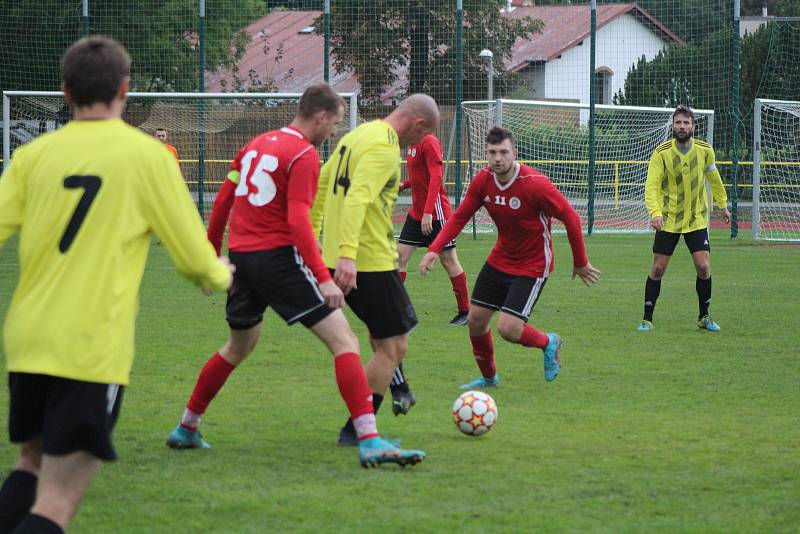 Fotbalový KP: Tatran Prachatice - Trhové Sviny 1:5 (0:3).