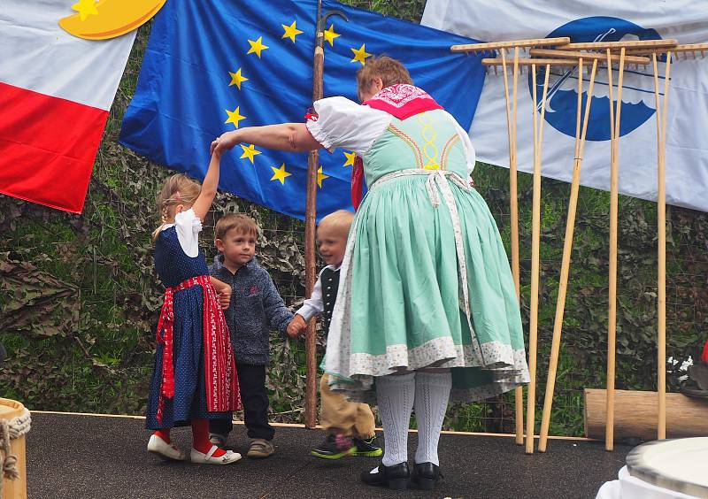 Zahájení plavení na Schwarzenberském plavebním kanále na Jeleních Vrších.