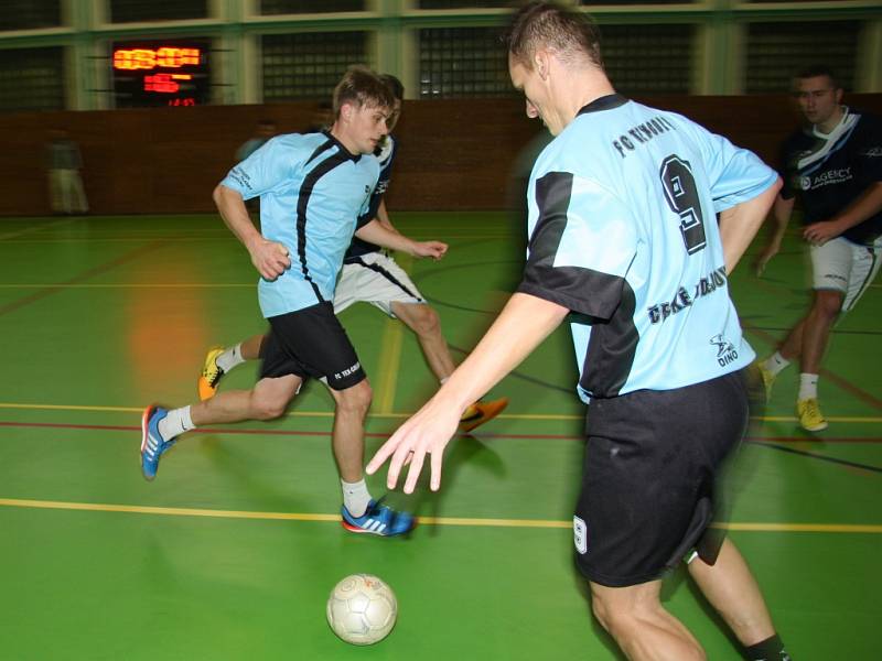 V sobotu 17. ledna se ve sportovní hale v Prachaticích odehrály zápasy krajského finále Českého poháru futsal sálové kopané. Foto z utkání Strabag  PT – FC Tex Color.