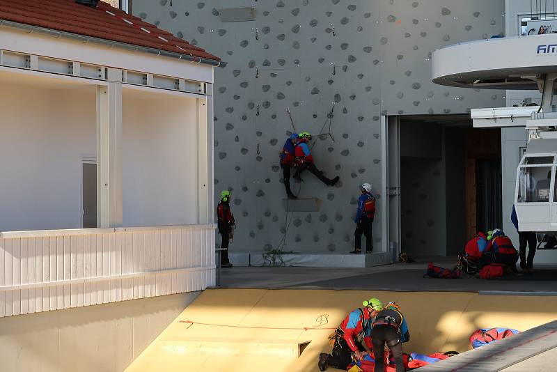 Společné cvičení se členy německé horské služby Bergwacht Bayern v alpském Bad Tölzu mají za sebou záchranáři HS Šumava.