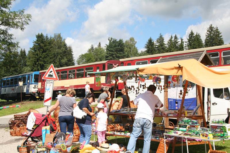 Letošní Slavnosti chleba v Lenoře přálo počasí měrou vrchovatou, takže několik stovek návštěvníků si mohlo v klidu užívat připravený bohatý program.