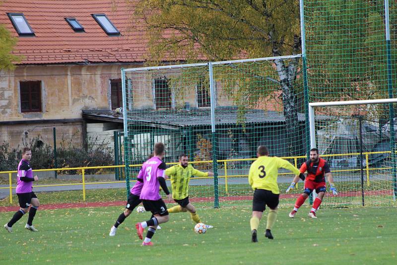 Fotbalový KP: Tatran Prachatice - Jankov 7:2 (6:1).