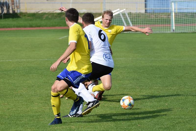 Fotbalová A třída: Vimperk - Sousedovice 4:2.