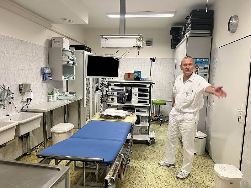 S novým vybavením pracuje na gastroenterologická ambulanci nejen vedoucí lékař Miloslav Hemmer.