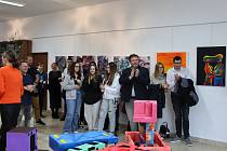 Vernisáž výstavy děl studentů výtvarného oboru ZUŠ ve Volarech.