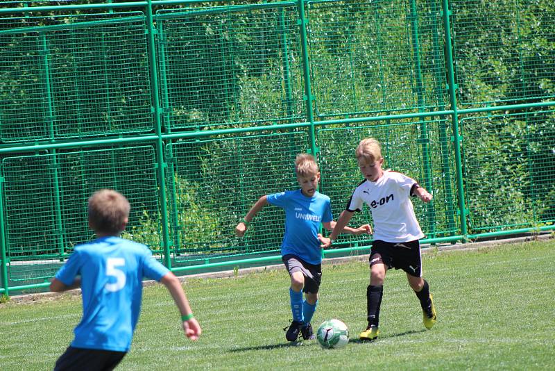 Mladí fotbalisté si zahráli zajímavý turnaj v Lažištích.