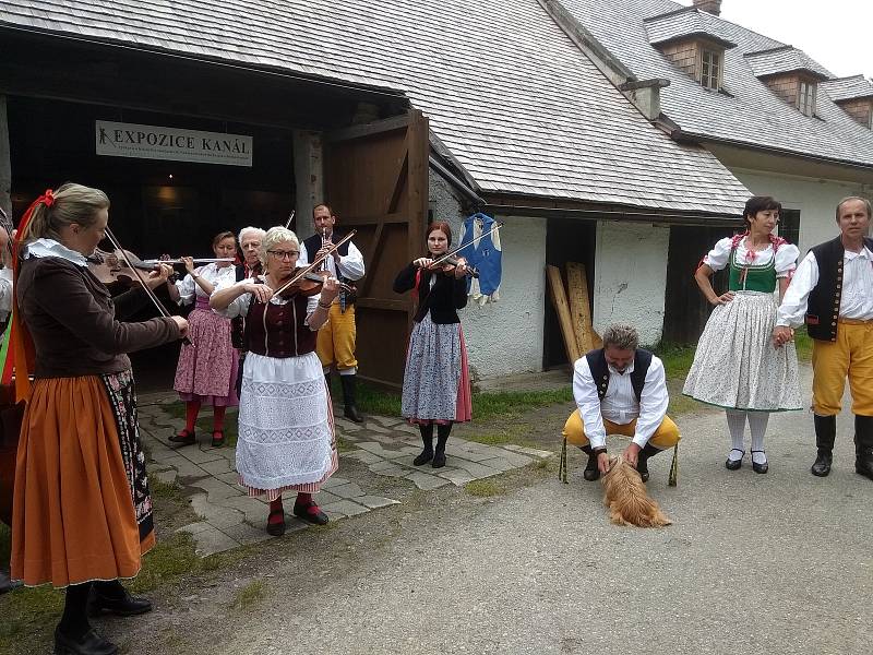 Zahájení plavení na Schwarzenberském plavebním kanále na Jeleních Vrších.