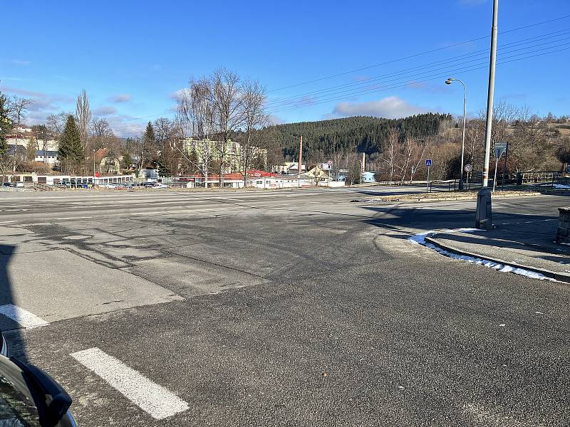 Napojení ulic Boubínská a Karolíny Světlé na hlavní tah silnice první třídy ve Vimperku není bezpečný.