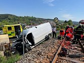 Nehoda dodávky a vlaku uzavřela železniční přejezd ve Vimperku.