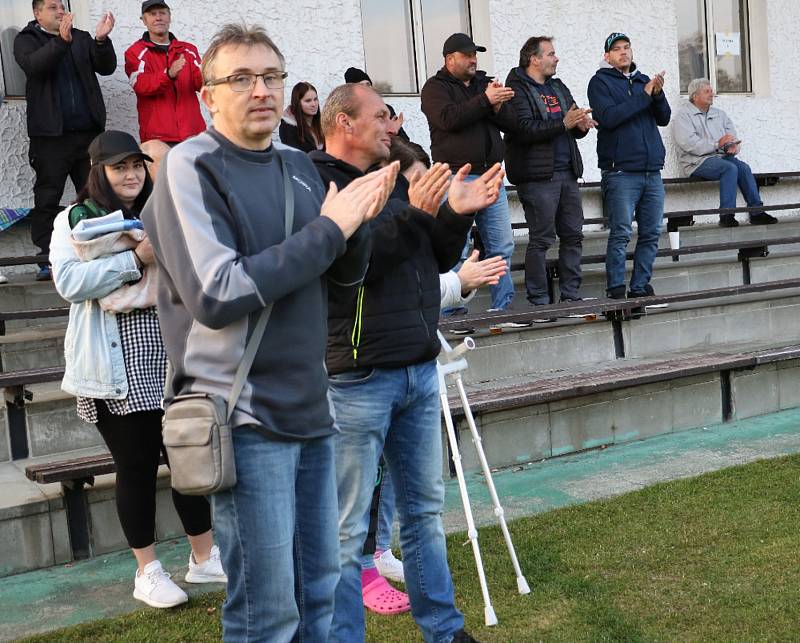 Fotbalová B třída: Strunkovice - Kaplice 2:0 (1:0).